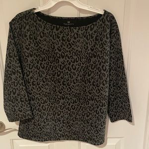 Talbots size M 3/4 sleeve cheetah print knit top B51